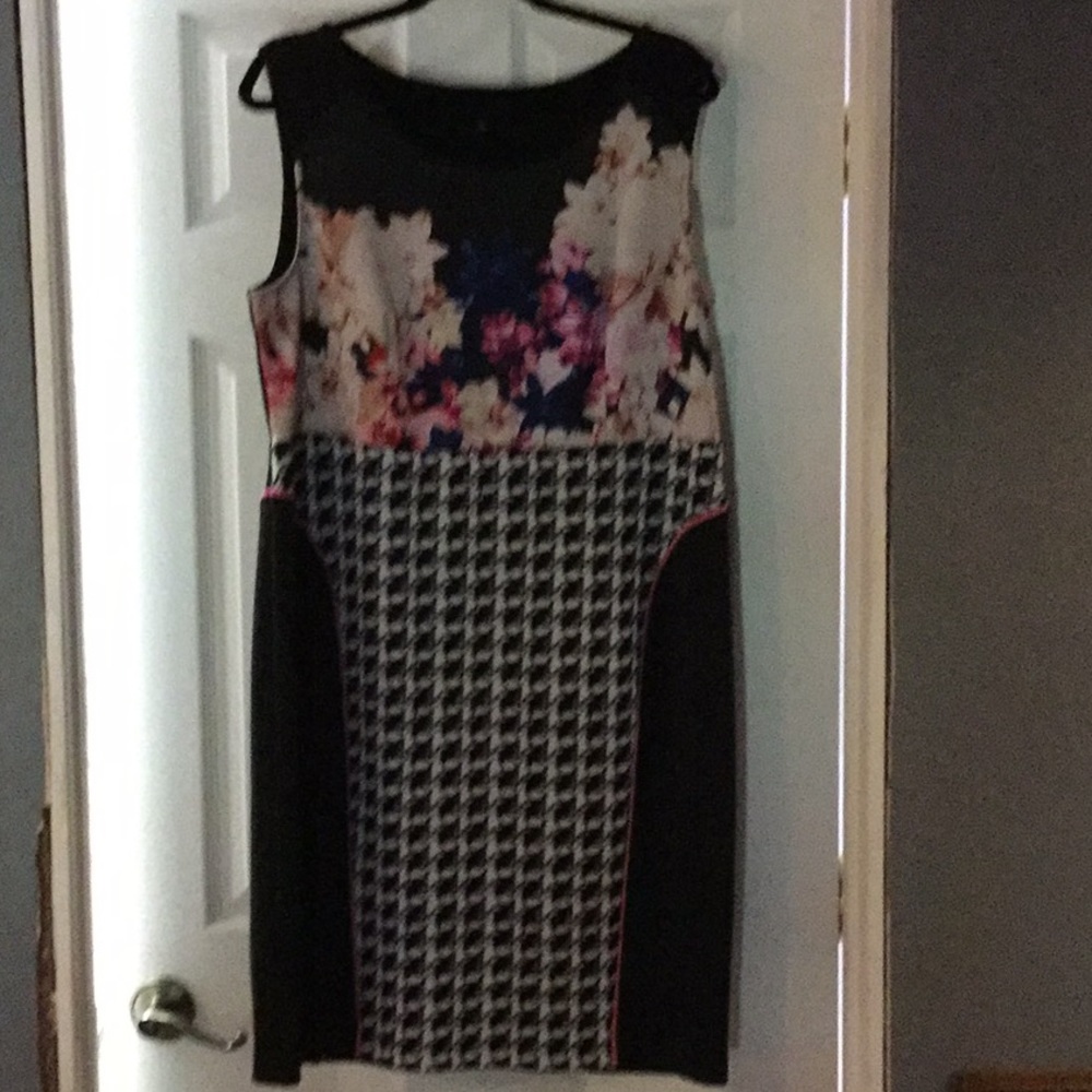 EUC Color blocked dress.